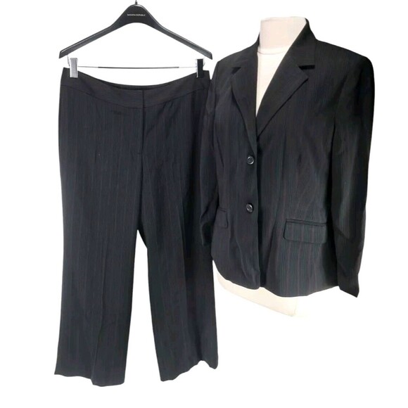 SJONES WEAR Women Career Pant Suit Sz 14 Two Button Blazer Black Pinstripe 270AP - Picture 1 of 8